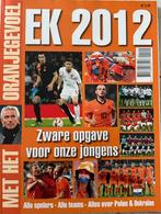 Met het Oranjegevoel EK 2012 (EURO 2012) gids, Ophalen of Verzenden, Gelezen, Sport en Vrije tijd