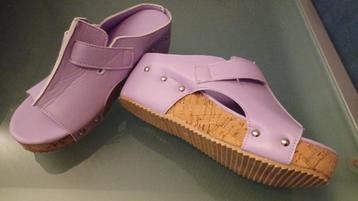 Roze damesschoenen beschikbaar voor biedingen