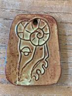 Henk Potters keramiek aardewerk hanger ram (≈ 6,5x5x0,5 cm), Ophalen of Verzenden