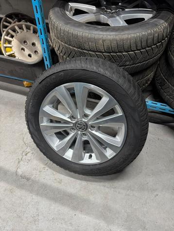 Volkswagen Golf winterbanden + velgen 16” beschikbaar voor biedingen