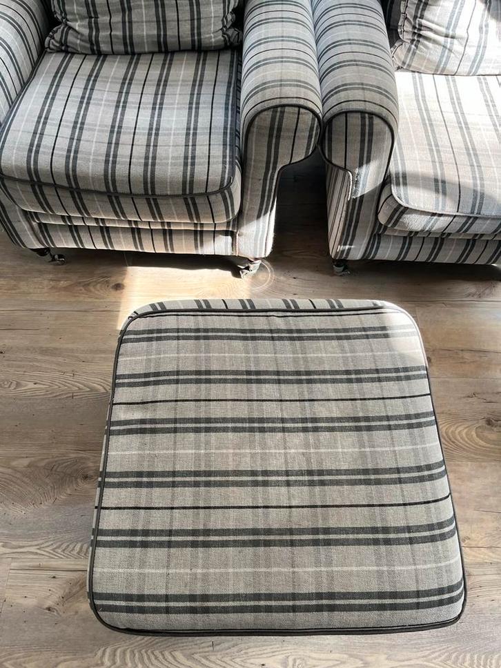 Klassieke Hocker met Ruitpatroon, Huis en Inrichting, Banken | Voetenbanken en Poefen, Gebruikt, 75 tot 100 cm, 75 tot 100 cm