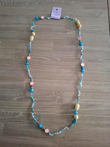 Nieuw handmade ketting kraaltjes Blauw & Goudkleur beschikbaar voor biedingen