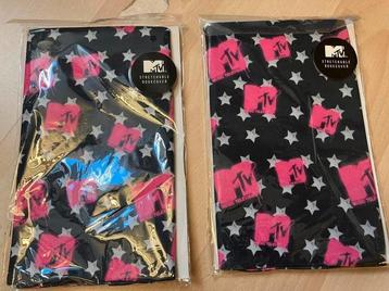 NIEUW Rekbare boekenkaft MTV  - 2 stuks beschikbaar voor biedingen
