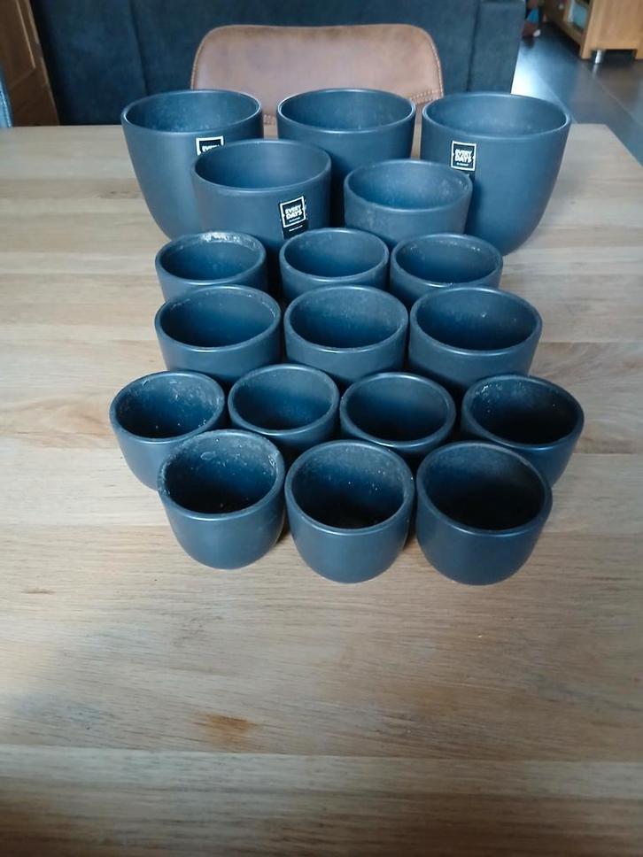 Every days bloempotten diverse maten van Intratuin, Tuin en Terras, Bloempotten, Gebruikt, Kunststof, Binnen, Balkon, Tuin, Minder dan 40 cm