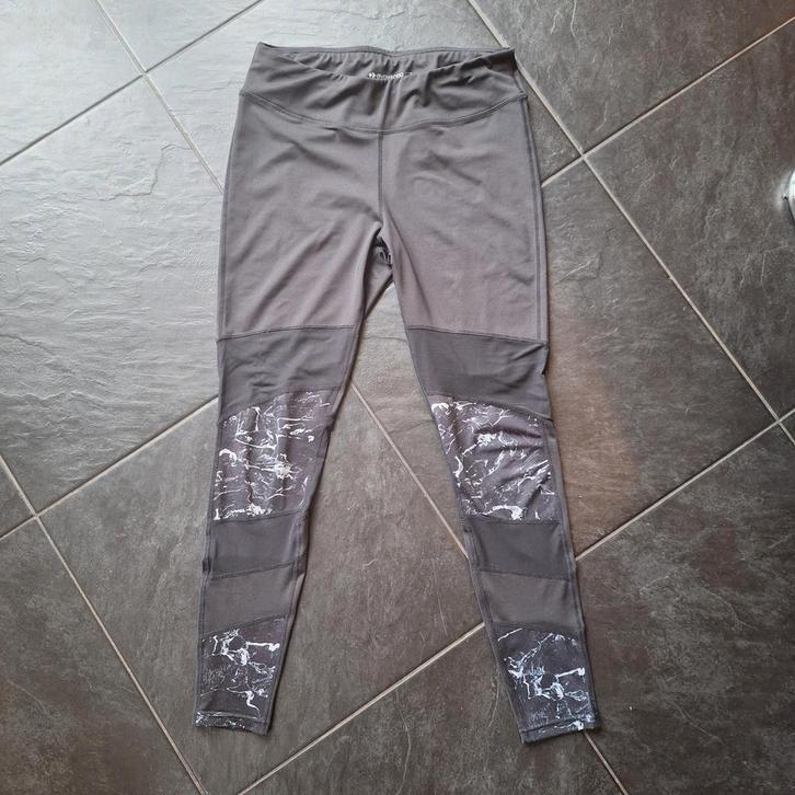 Zwarte Sportlegging Even & Odd, maat L, izgst, Kleding | Dames, Sportkleding, Zo goed als nieuw, Fitness of Aerobics, Maat 42/44 (L)