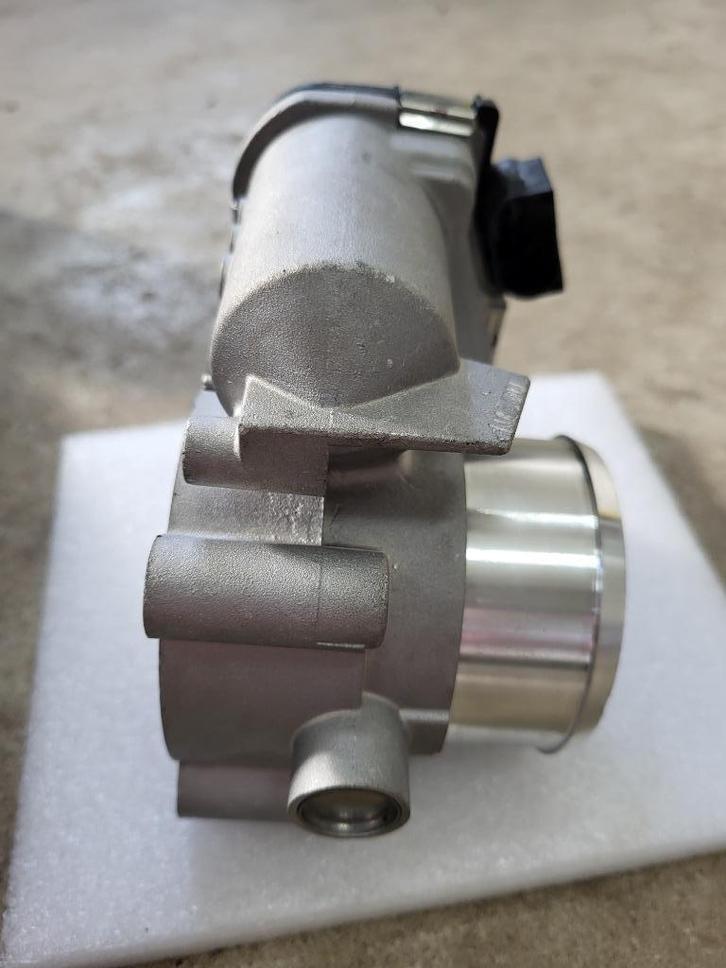 Mercedes  Gasklephuis, Auto-onderdelen, Motor en Toebehoren, Mercedes-Benz, Nieuw, Ophalen of Verzenden