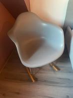 Grijze schommelstoel, Huis en Inrichting, Fauteuils, Ophalen, Kunststof, Gebruikt, Minder dan 75 cm