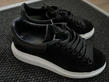 Alexander McQueen sneakers zwart velvet maat 37,5 beschikbaar voor biedingen