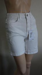 nieuwe witte korte VILA broek, Nieuw, Vila, Maat 34 (XS) of kleiner, Kort