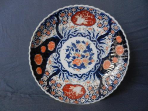 Grote Imari Japanse schotel met bloemdecor ca 1900 31,1 cm, Antiek en Kunst, Antiek | Keramiek en Aardewerk, Ophalen of Verzenden