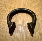 Antieke Afrikaanse bronzen manilla armband, Antiek en Kunst, Ophalen of Verzenden, Brons