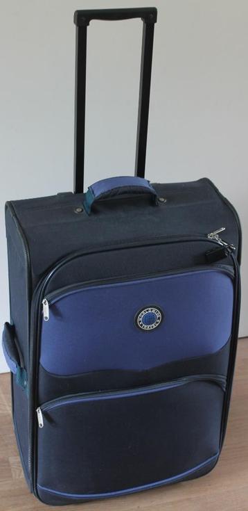 Koffer soft-case met slot, handgreep en wieltjes (60x41x32) beschikbaar voor biedingen