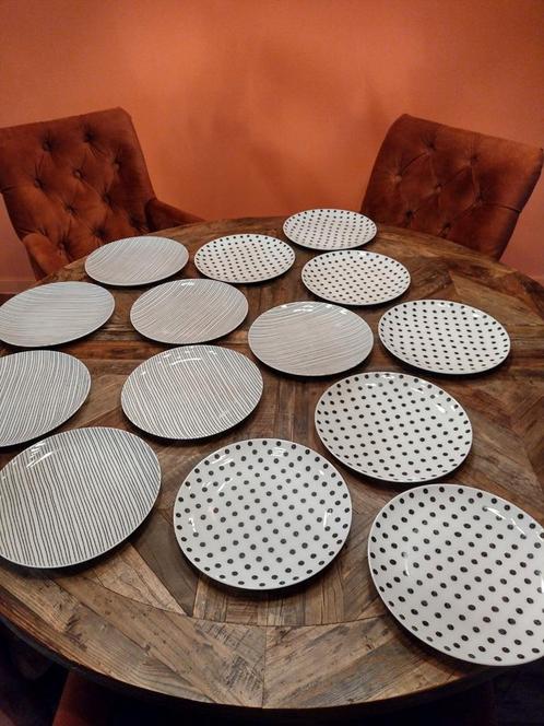14 borden 27 cm van Kasitoo by Xenos servies, Huis en Inrichting, Keuken | Servies, Bord(en), Overige stijlen, Ophalen