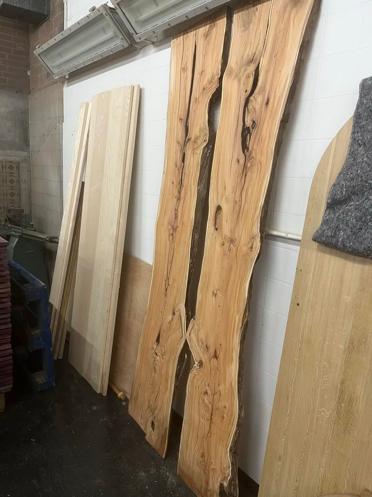 Gespiegelde Taxus Planken - Epoxy Tafel, 25 tot 50 mm, Nieuw, Ophalen of Verzenden, 200 tot 250 cm