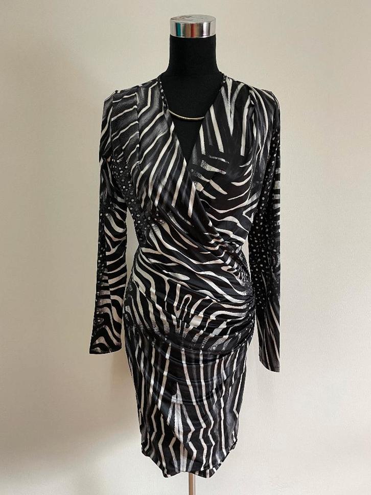 J134 - Sjieke Etoile Du Monde jurk maat 2 = M (1), Kleding | Dames, Jurken, Zo goed als nieuw, Maat 38/40 (M), Onder de knie, Ophalen of Verzenden