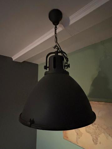 Grote Industriële Hanglamp beschikbaar voor biedingen