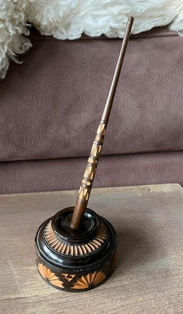 Houten schrijfset pen en houder beschikbaar voor biedingen