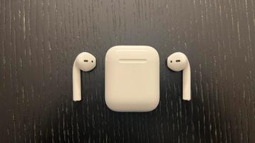 Apple Airpods 1 - Draadloze Oordopjes beschikbaar voor biedingen