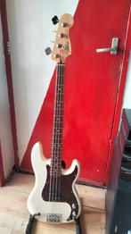 Fender Precision Bass mex en vester stage series bas, Muziek en Instrumenten, Ophalen, Zo goed als nieuw