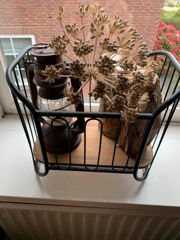 Leuk decoratief setje voor raam of kast beschikbaar voor biedingen