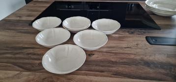 Wedgwood queens plain 4 dessert schaaltjes 16 cm beschikbaar voor biedingen