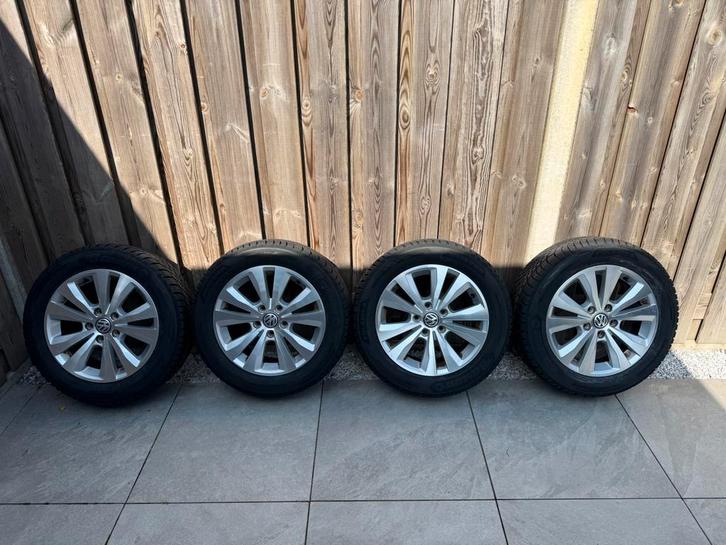 Org. 16" inch VW Golf Highline velgen + Gloednieuwe Barum, Auto-onderdelen, Banden en Velgen, Velg(en), Winterbanden, 16 inch