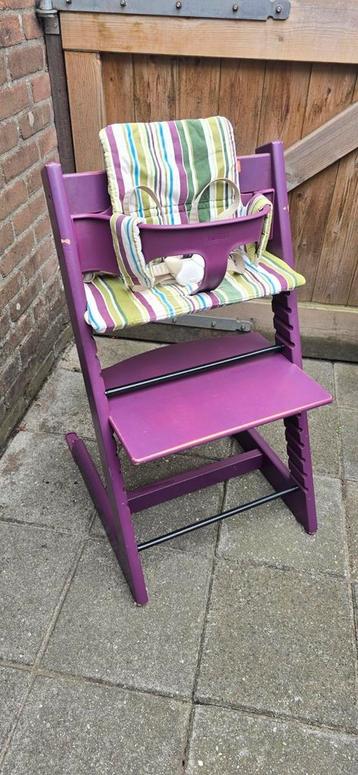 Stokke tripp trapp met Babyset, Kussen en tuigje beschikbaar voor biedingen