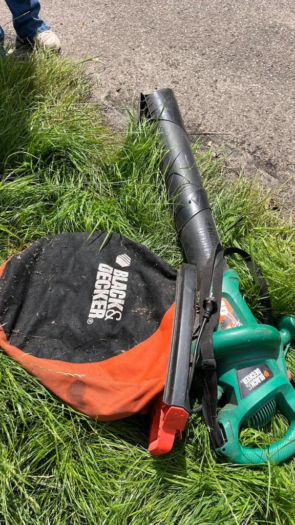 ALLEEN AFHALEN 18 dec. black& Decker Bladblazer, Tuin en Terras, Bladblazers, Gebruikt, Handgedragen, Elektrisch, Met opvangzak