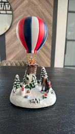 Kerstdorp. Kerstman in luchtballon, Ophalen of Verzenden, Zo goed als nieuw