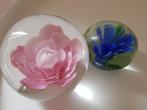 Twee presse papier glas bloemen, Antiek en Kunst, Ophalen of Verzenden