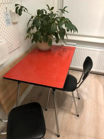 Retro Vintage formica tafel metalen poten beschikbaar voor biedingen