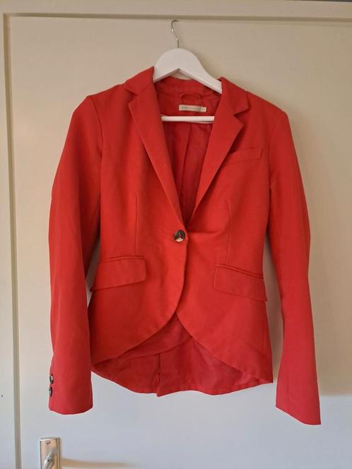 Jasje - maat M - Only, Kleding | Dames, Jasjes, Kostuums en Pakken, Zo goed als nieuw, Jasje, Maat 38/40 (M), Rood, Verzenden