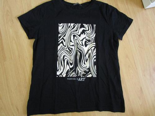 Stradivarius maat M - shirt met printvlak - Fashion is Art, Kleding | Dames, T-shirts, Zo goed als nieuw, Maat 38/40 (M), Zwart