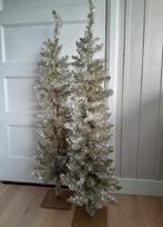 2 goudkleurige smalle kerstbomen 120 hoog, Diversen, Kerst, Ophalen of Verzenden, Zo goed als nieuw