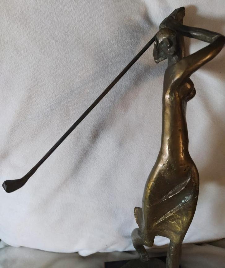 Bronzen beeld van golfspeelster op marmeren sokkel, Antiek en Kunst, Kunst | Beelden en Houtsnijwerken, Ophalen of Verzenden