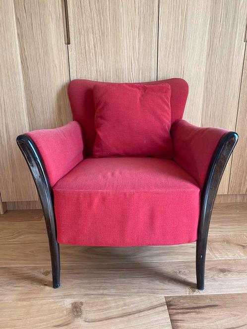 Design rode stoel met zwarte leuning/poten - prachtig!, Huis en Inrichting, Fauteuils, Zo goed als nieuw, Ophalen