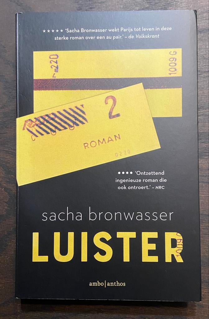 Sacha Bronwasser - Luister (2023), Boeken, Romans, Ophalen of Verzenden, Zo goed als nieuw, Nederland