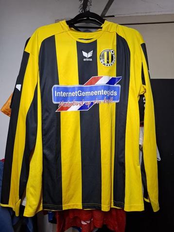 voetbalshirt VEENDAM erima vintage beschikbaar voor biedingen