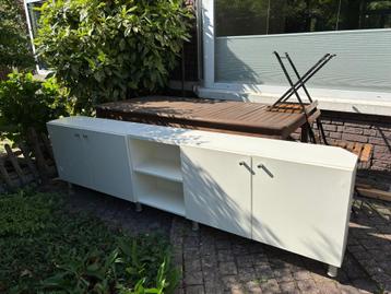 Brede, lage kast, vensterbank kast, serre kast , erker kast 