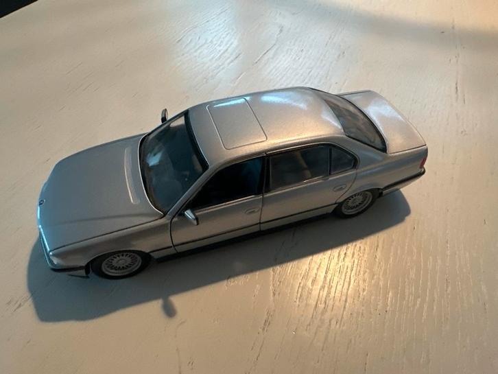 BMW 750 IL 1:24 Pauls Models Art, Hobby en Vrije tijd, Modelauto's | 1:24, Zo goed als nieuw, Auto, Overige merken, Ophalen of Verzenden