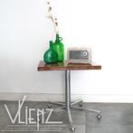 Vintage, retro tafel, bijzettafel op wielen, verchroomd, Verzamelen, Retro, Ophalen, Huis en Inrichting