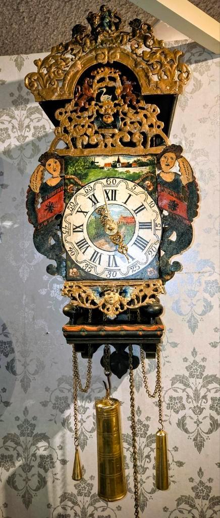 Bijzondere stoelklok.  Gesign: P D I  Pieter Dirks  Inia, Antiek en Kunst, Antiek | Klokken, Ophalen of Verzenden