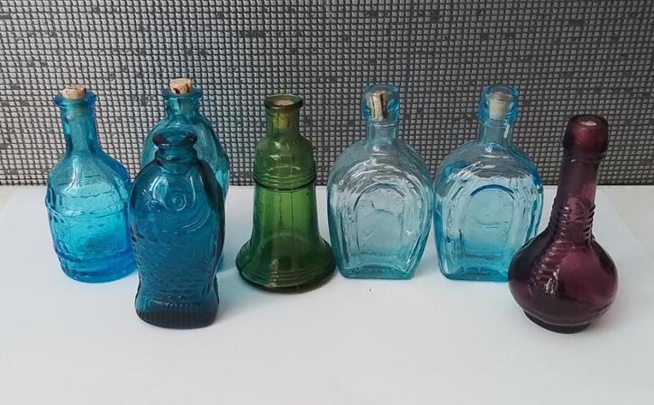 7 kleine verzamelbare vintage flessen, Antiek en Kunst, Antiek | Glas en Kristal, Ophalen of Verzenden