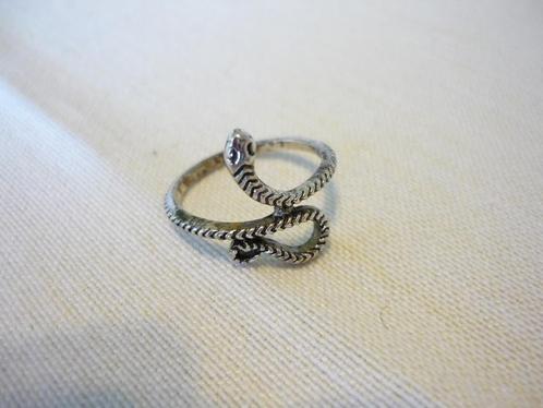 Prachtige slangen ring, Sieraden, Tassen en Uiterlijk, Ringen, Nieuw, Dame, 18 tot 19, Zilver, Overige materialen, Verzenden