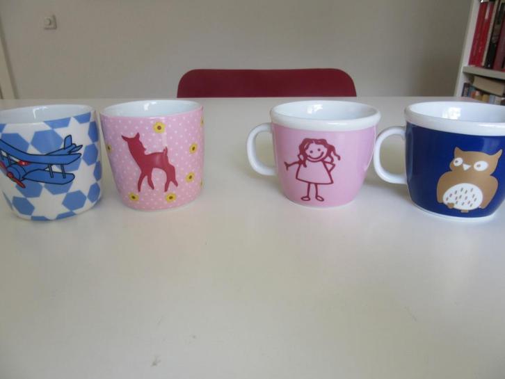 D.E. Douwe Egberts royal raja 3D mok & Bodum kinder beker, Huis en Inrichting, Keuken | Servies, Zo goed als nieuw, Kop(pen) en/of Schotel(s)