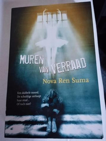 Nova Ren Suma - Muren van verraad beschikbaar voor biedingen