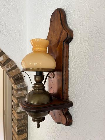 Vintage wandlamp beschikbaar voor biedingen
