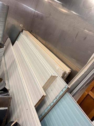 Sandwichpanelen - Diverse maten (golf en glad) beschikbaar voor biedingen