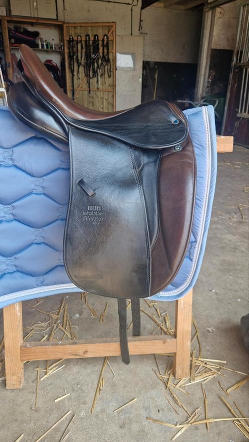 Dressuurzadel Stübben Maestoso de Luxe, bruin 16 inch, Dieren en Toebehoren, Paarden en Pony's | Zadels, Zo goed als nieuw, Dressuur