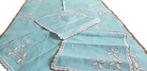 Prachtig geborduurd vintage turquoise tafelkleedje servetten, Binnen, Rechthoek, Ophalen of Verzenden, Zo goed als nieuw